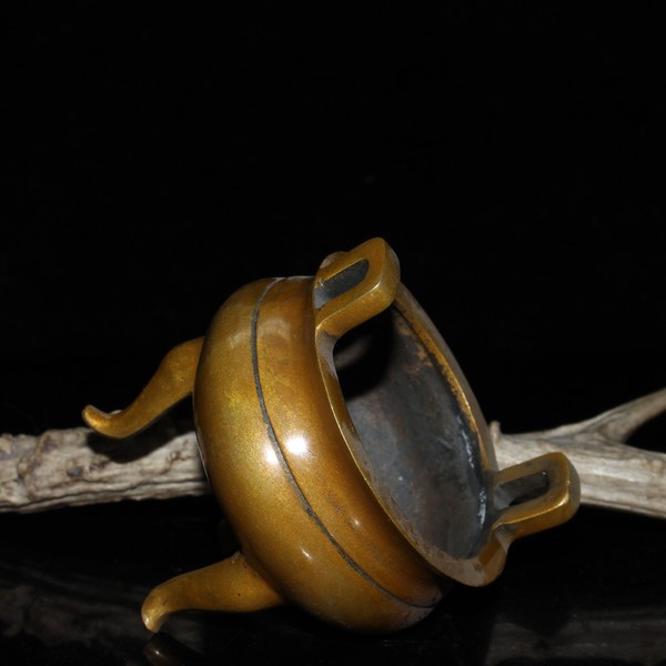 铜三腿香炉做工精细品相如图尺寸778200