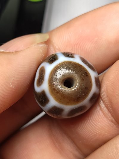 精品藏地达洛六瓣莲花天珠描述整珠咬线清晰颜色