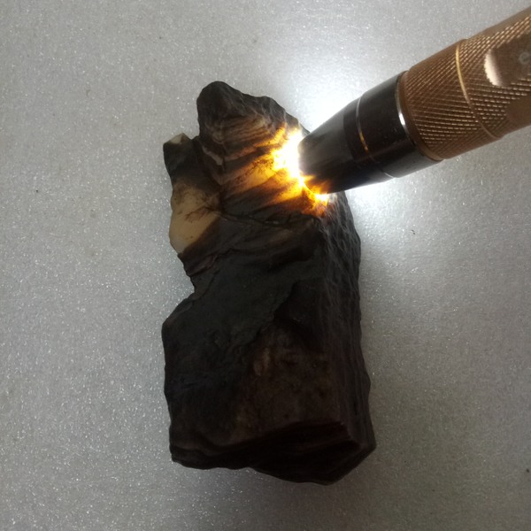 收藏级金丝玉黑油皮羊脂白肉质千层沙漠漆籽料收藏