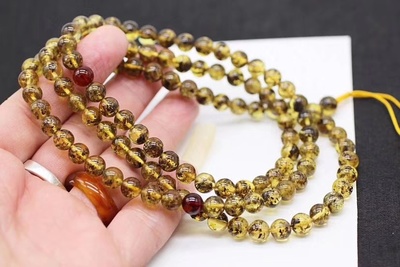 【品名】天然稀有药珀项链
【类别】天然琥珀
