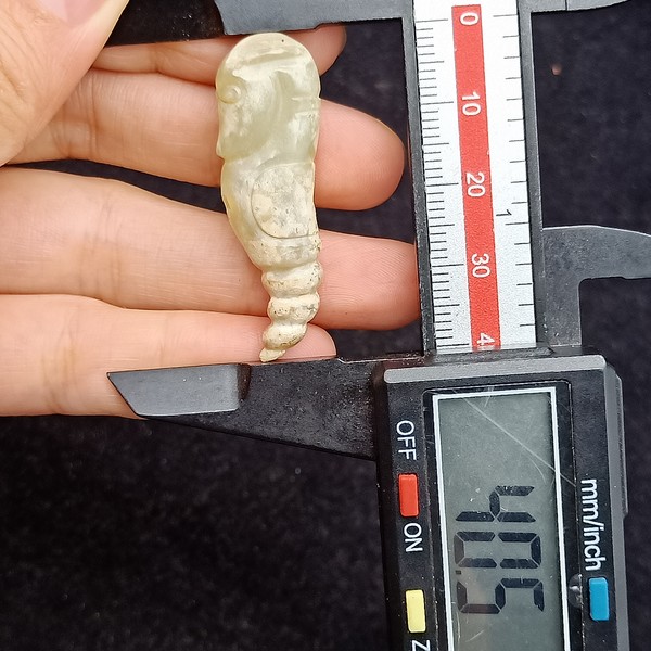 高古玉古玉和田玉汉代蚕蛹玉质温润细腻雕工形象