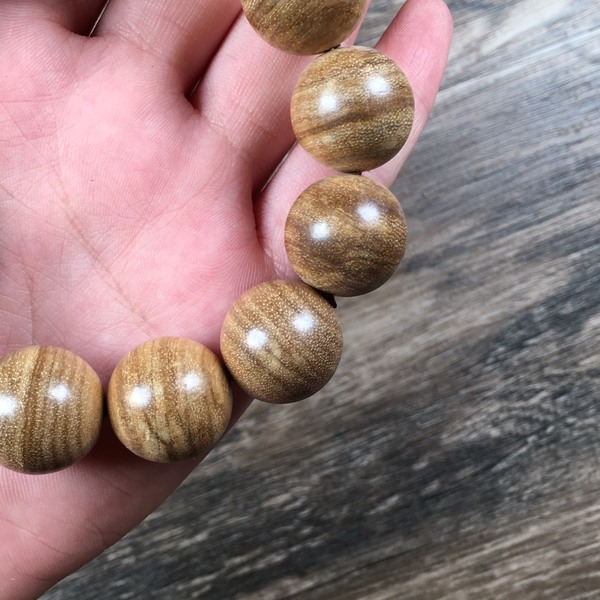 爆款热销巴布亚奶香木精品手工小孔无瑕疵1.