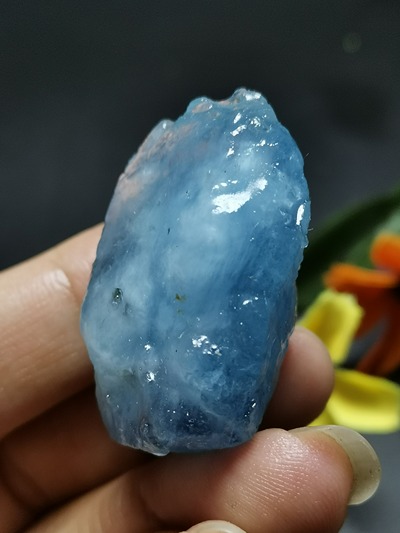 n海蓝宝原石
克重:20.9 克
