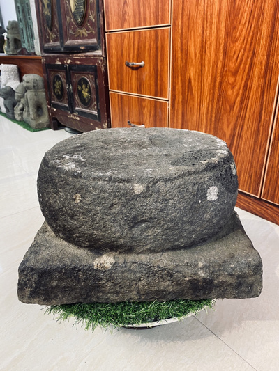 明清玄武岩青石鼓墩.当花盆座,其他摆件座很好.品相