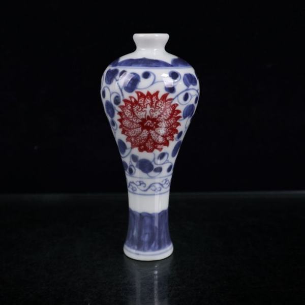 瓷器青花釉里红缠枝莲纹花瓶,规格约146.