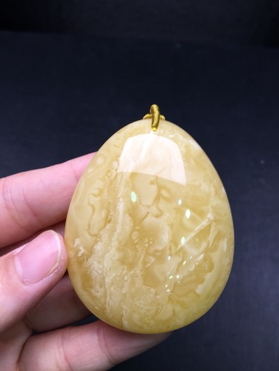 俄罗斯鸡油黄蜜蜡滴水吊坠搭配设计款6.1mm蜜蜡项