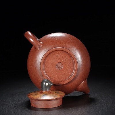 品名孔雀开屏n底款吕尧臣n尺寸178c