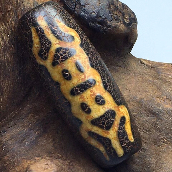 藏传龟甲长寿风化老天珠一个,尺寸39.214