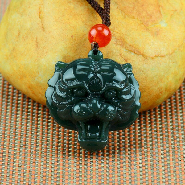 新疆天然和田玉吊坠青玉虎头挂件男款饰品玉坠批发可做