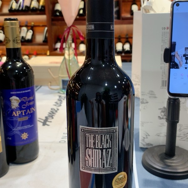 伯顿铁牌黑西拉干红一箱