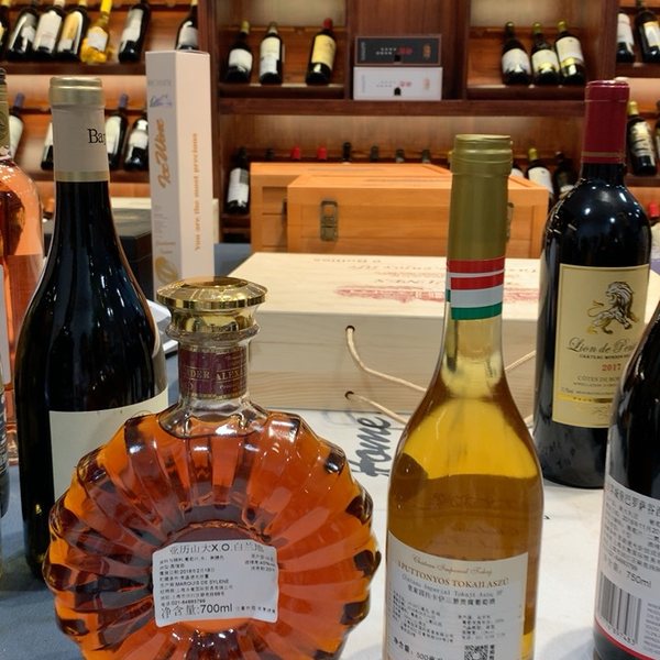 亚历山大白兰地三箩贵腐酒2瓶