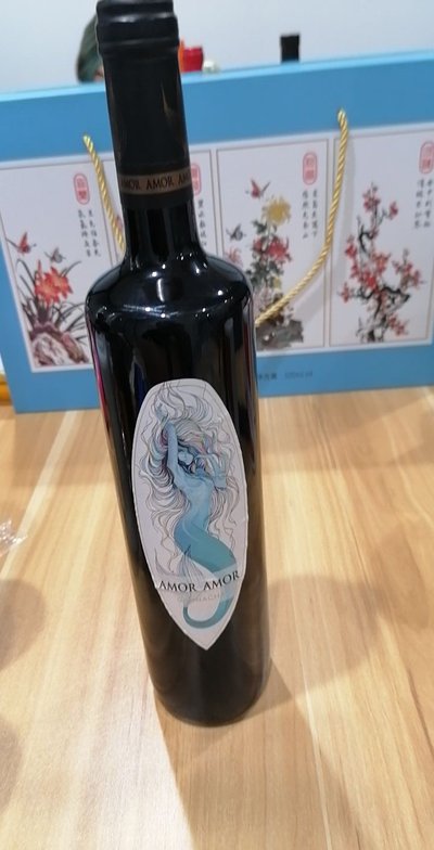 鱼美人歌海娜干红葡萄酒一瓶