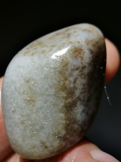 新疆玉龙喀什河青玉乌鸦皮手链籽
克重:13