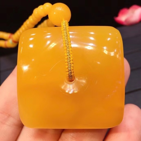 天然原矿俄料蜜蜡藏扣 平安扣吊坠精修型 满蜜