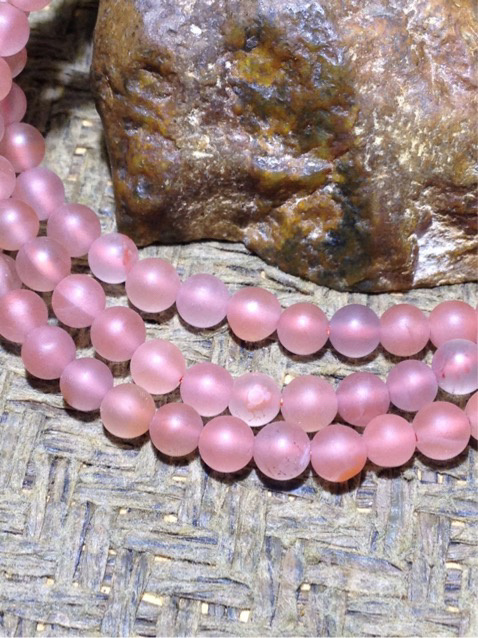 精美冰粉荔枝冻保山南红亚光多圈手串一条,点击头像进