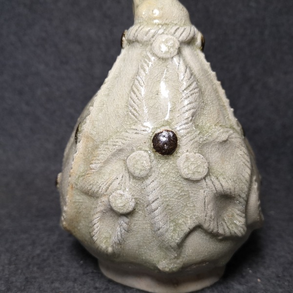 相州窑点彩提梁扁壶高十九厘米玻璃釉