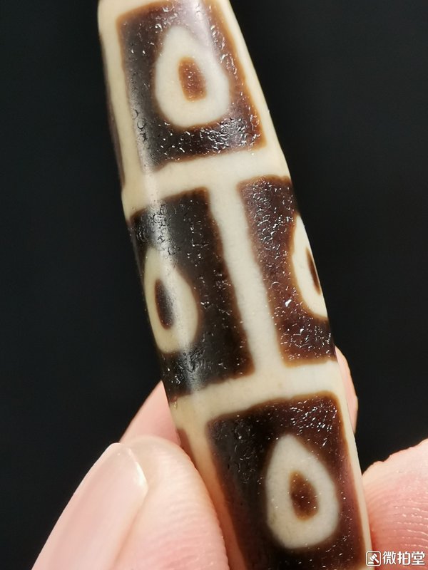 高油满风化佛心九眼天珠nn高油满风化佛心九眼天