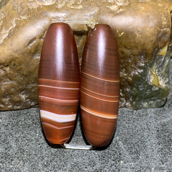 精美亚光高玉化酒红色千层纹缠丝玛瑙桶珠一对点击头