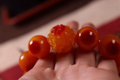 特价收藏级霸气款稀有物件原红鸟头圆珠手链搭