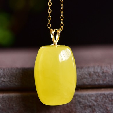 18金镶嵌鸡油黄蜜蜡桶珠吊坠锁骨链精致