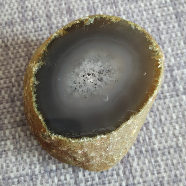 捡漏了,天然原石水胆玛瑙招财聚财摆件,尺寸细节如图