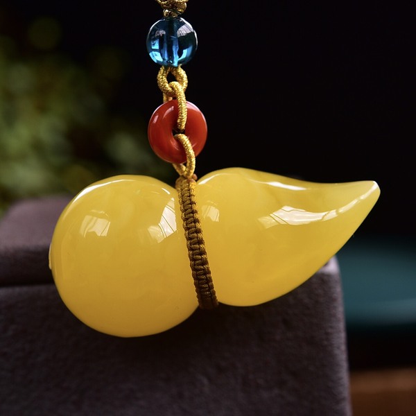鸡油黄蜜蜡立体葫芦福禄吊坠高端大气上档次