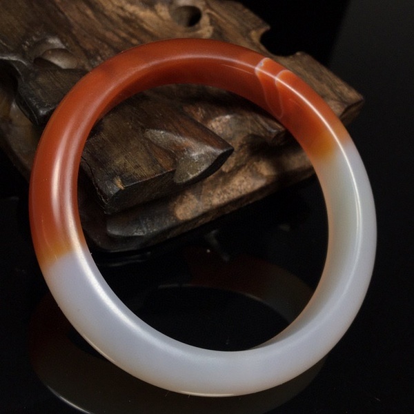 玛瑙半壁江山手镯尺寸内经58毫米条宽1