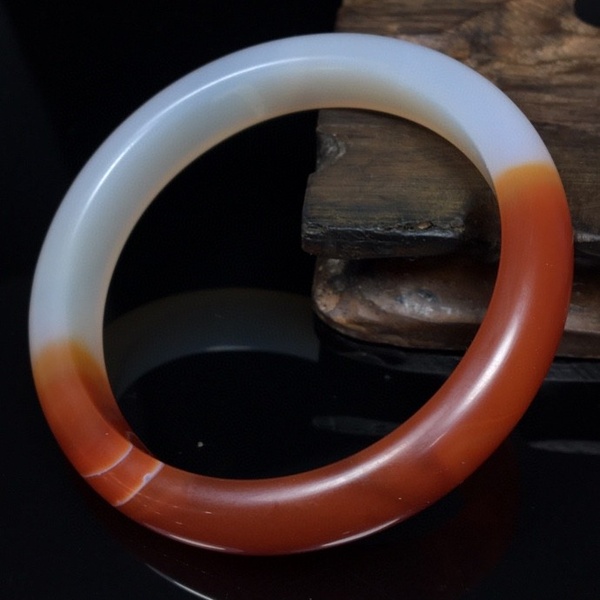 玛瑙半壁江山手镯尺寸内经58毫米条宽1