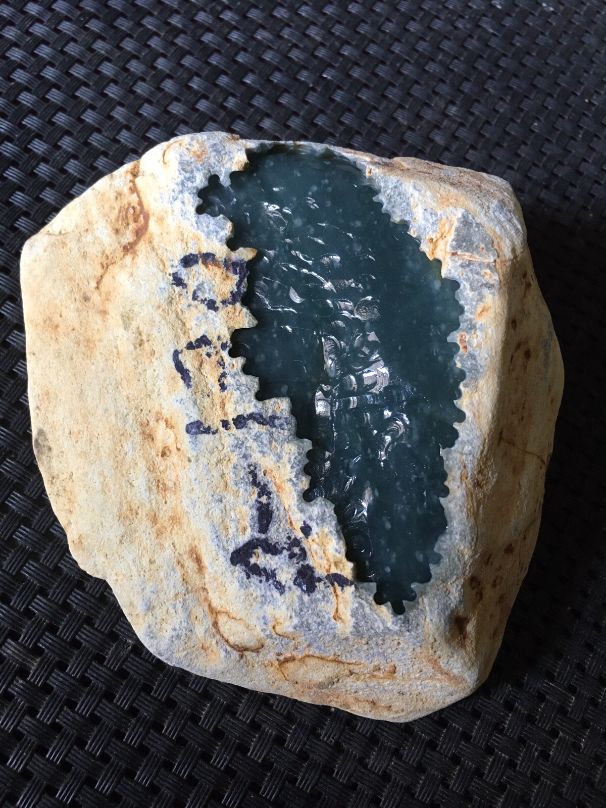 危地马拉翡翠原石,重430克\n