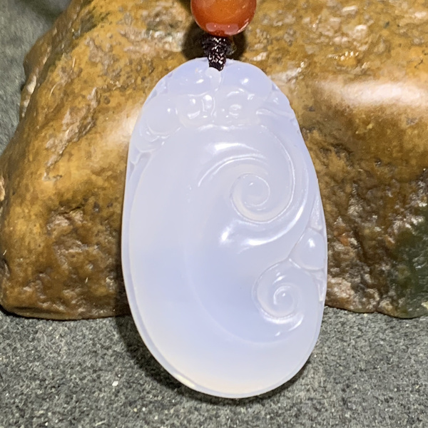 精美荔枝冻白玉髓如意吊坠一个点击头像还有更多宝