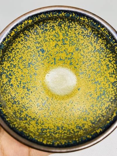 花月夜建盏主人杯,斑纹分布均匀,花色怡人,自然清爽