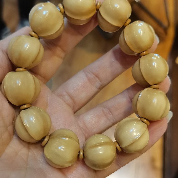 鲨鱼背猴头手串尺寸22191812颗籽上