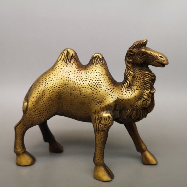 黄铜骆驼器型厚重形制端正包浆温润通体光素