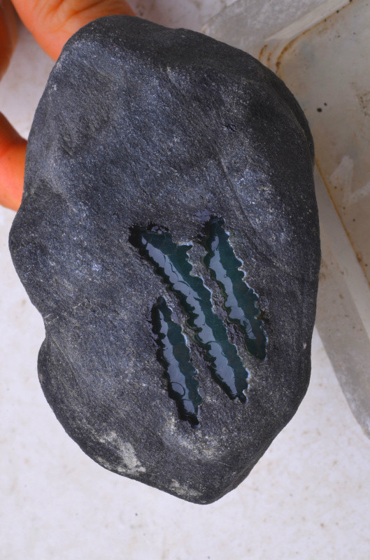 翡翠原石老帕敢冰底蓝水起胶荧光水足赌料