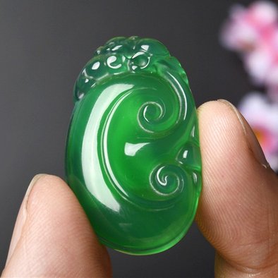 名称冰种绿玉髓小如意吊坠尺寸长约33