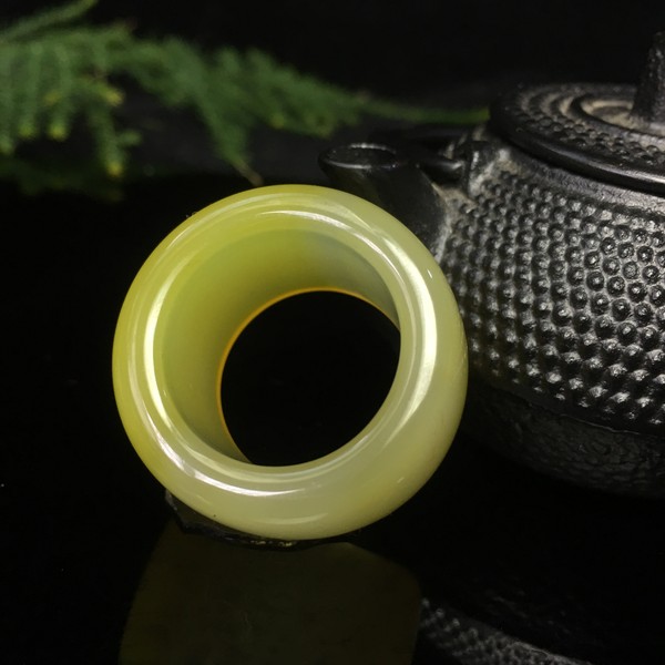 19浅黄玉髓宽版大气扳指内径207