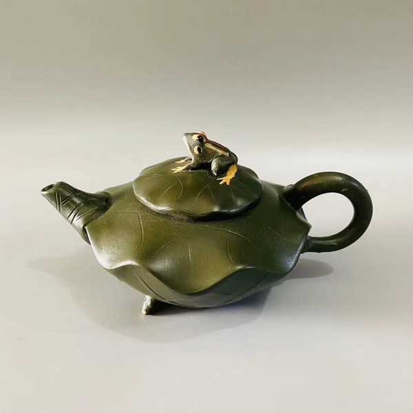 宜兴紫砂原矿绿泥蒋蓉制荷叶青蛙壶容量28
