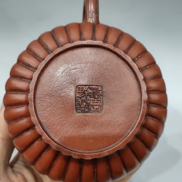 宜兴名家范大生制红砂筋纹壶容量400