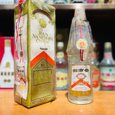 品牌1988年剑南春白盖莲花瓶香型浓香型