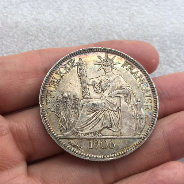 1906年坐洋一枚原味极美品带五彩品相如图