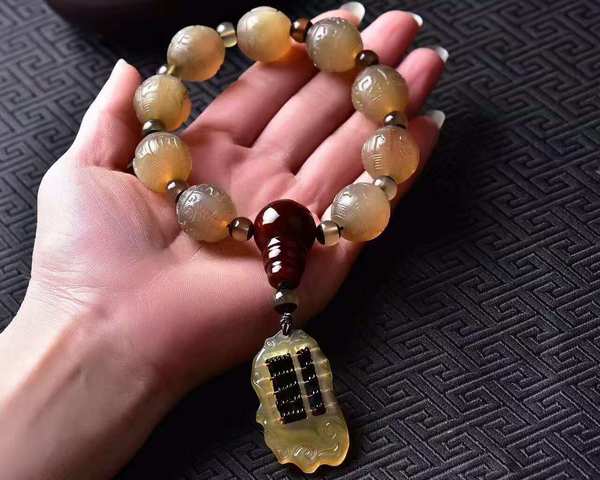 19mm左右羚羊角雕刻六字真言配饰羚羊角珠牛骨三