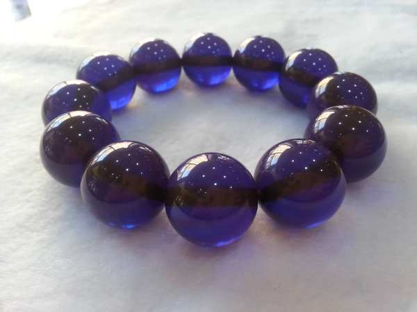 新品开拍捡漏的来中东琥珀蓝精灵手串珠径2