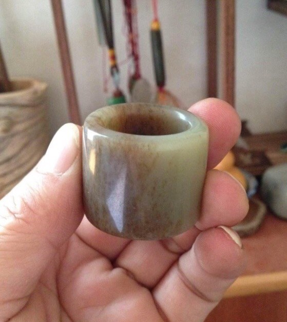 和田糖料扳指,产自新疆且末的糖玉,内径2真假_图片_价格_评级-和田玉