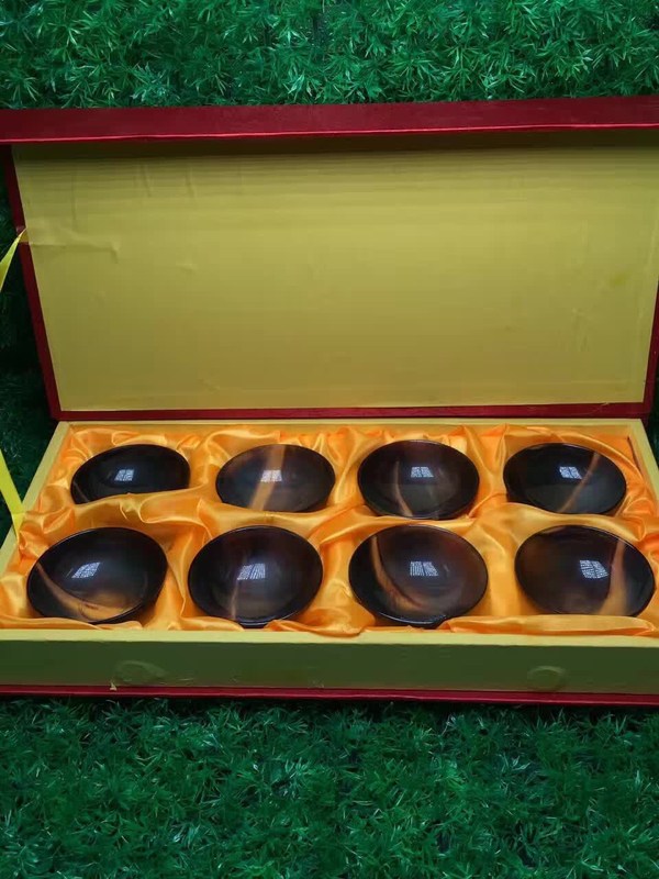 火爆羚羊角酒杯高度3公分口径85全白8个为