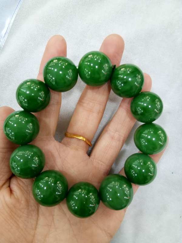 和田玉老坑碧玉手链珠子直径十九㎜颜色超绿佩