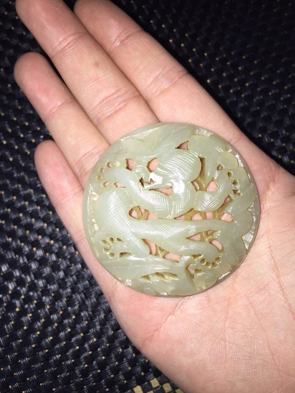 老玉辽金老和田玉拉丝镂空浮雕玉龙直径56厚