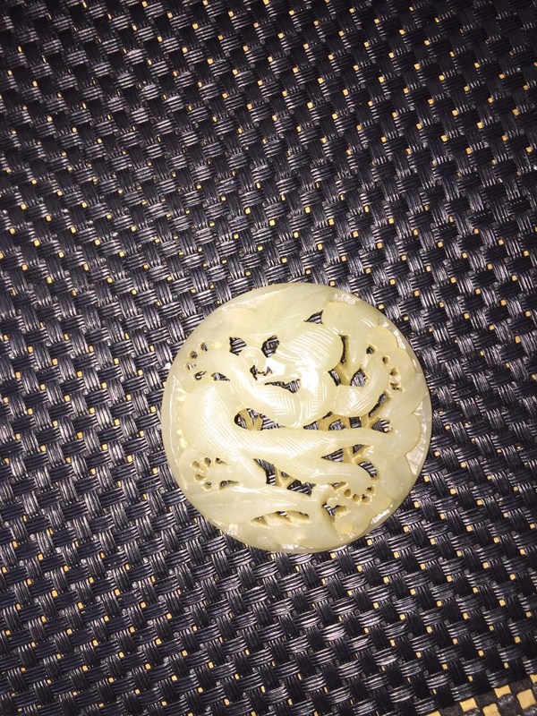 老玉辽金老和田玉拉丝镂空浮雕玉龙直径56厚