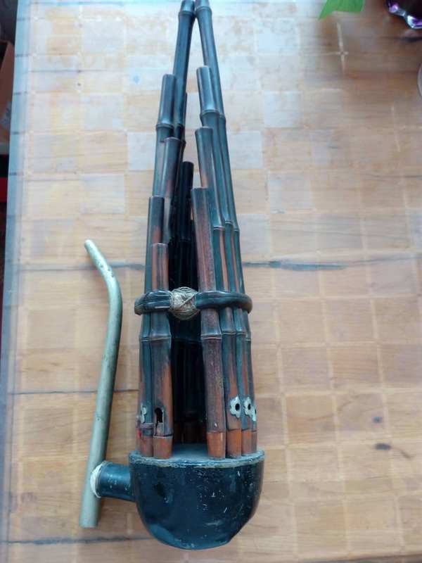 古代老喇嘛用的乐器捧笙品相如图包老