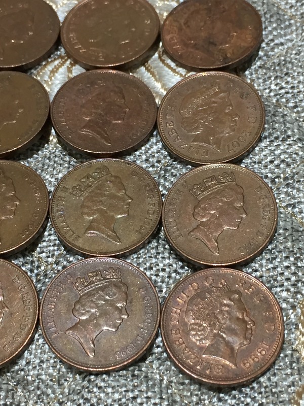 英国女王硬币2便士20枚一拍轻微流通品相多年