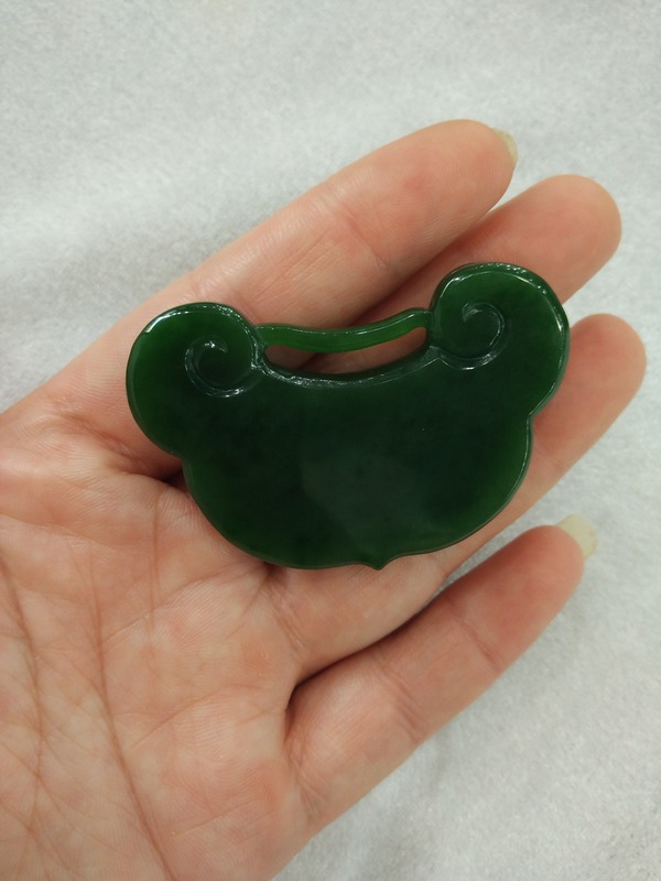 和田玉碧玉菠菜绿长命锁挂件送精美礼盒挂绳附带证